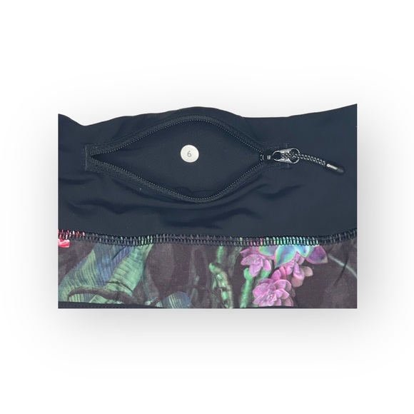 Rare: Lululemon ❀ 4Way Stretch Coolmax Run Yoga Speed Shorts ❀ Curious Jungle ❀ - Picture 7 of 16